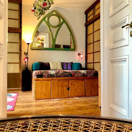 Unique Design Flat At Downtown *