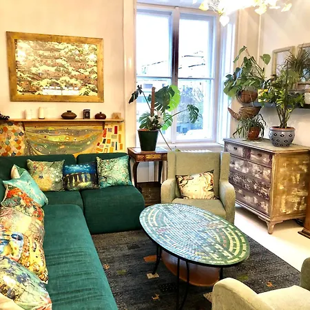 Unique Design Flat At Downtown Apartment *